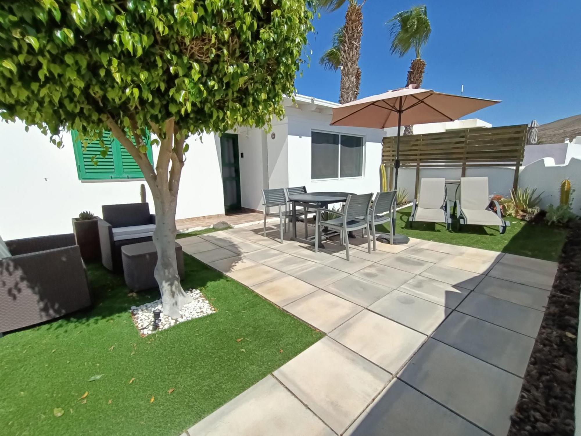 The White House With Pool - Playa Blanca Apartment Exterior photo